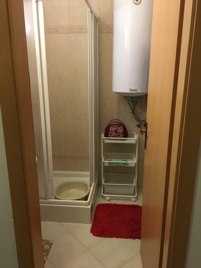 Apartment Dony Доновали Екстериор снимка